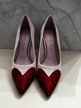Gianni Bini Pale Pink Pointed Pumps with Red Crystal Heart Toe